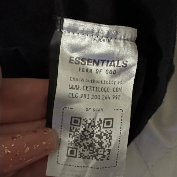Fear of God Essentials Black Long Sleeve - Picture 5 of 5